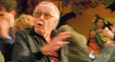 汶南老头吃瓜事件真相揭秘,真相背后引人深思